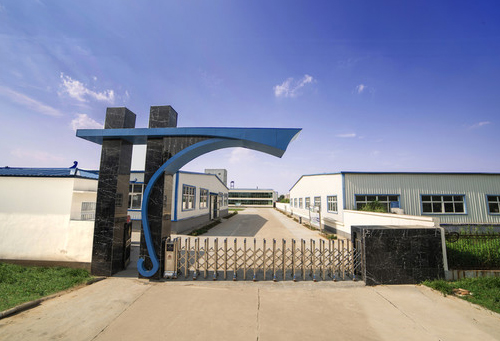 廣東一男子兩三年持續(xù)往批發(fā)店無故扔錢，店主：每次他都不承認(rèn)，還錢還把錢送回來:化工原料回收公司
